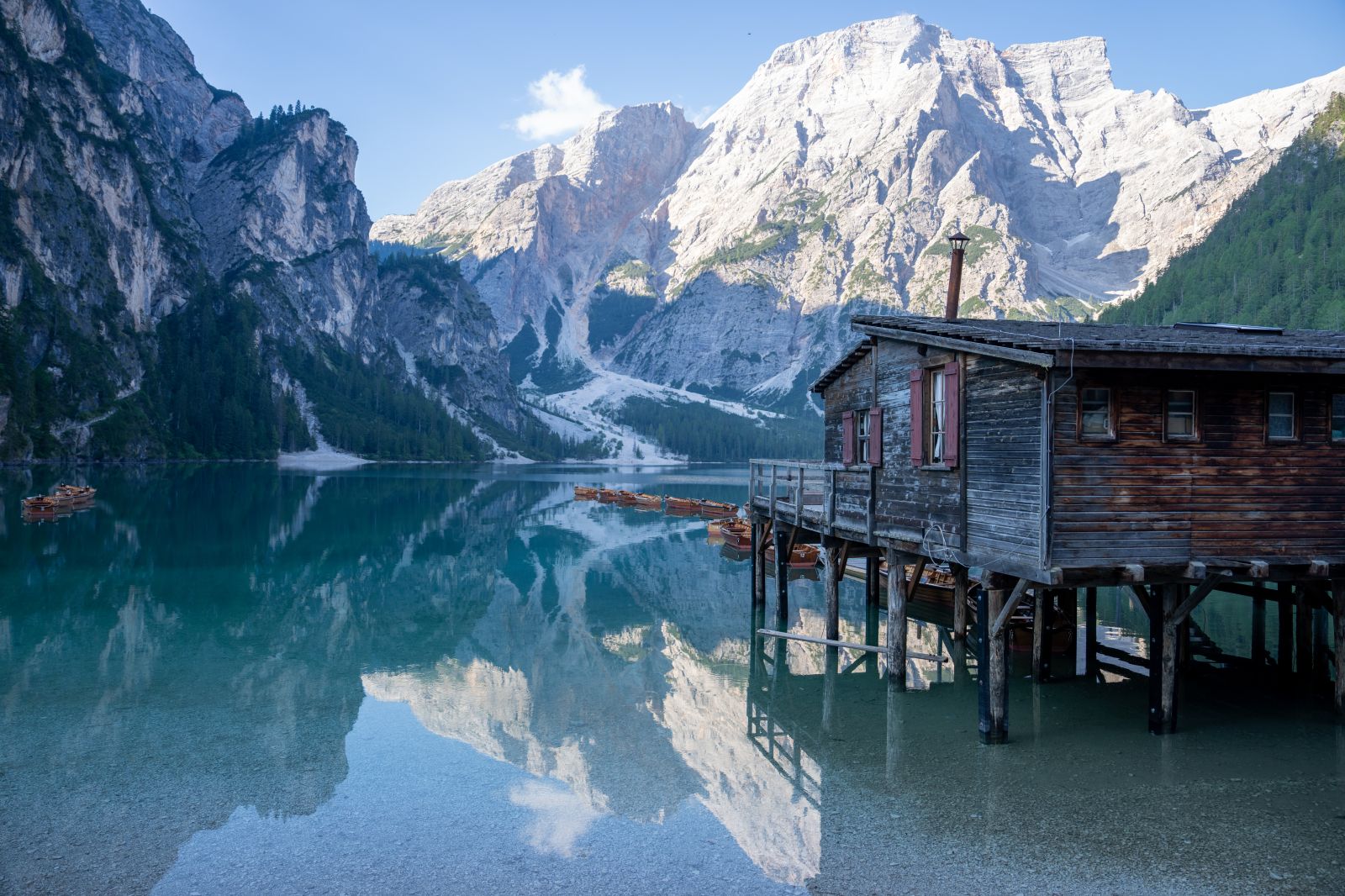 Lago di Braies boathouse